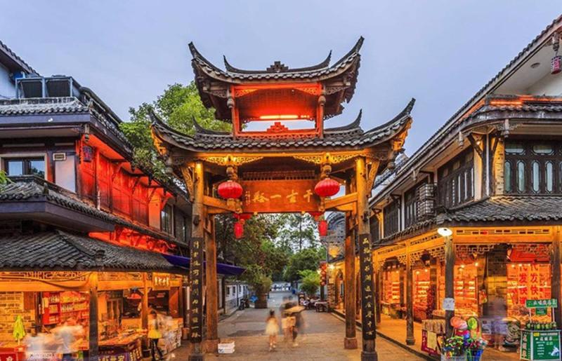 白色情人节：校园迷宫